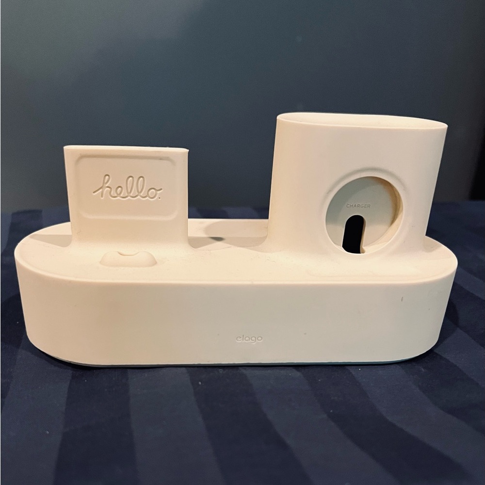Tan Charging Stand for iphone & iwatch